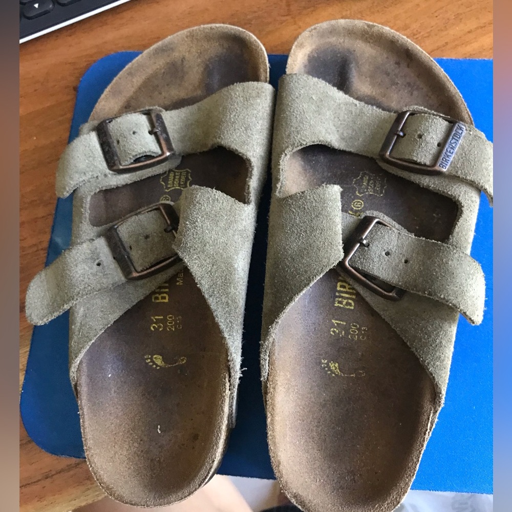 Kids Birkenstock sandals size 31 in suede leather